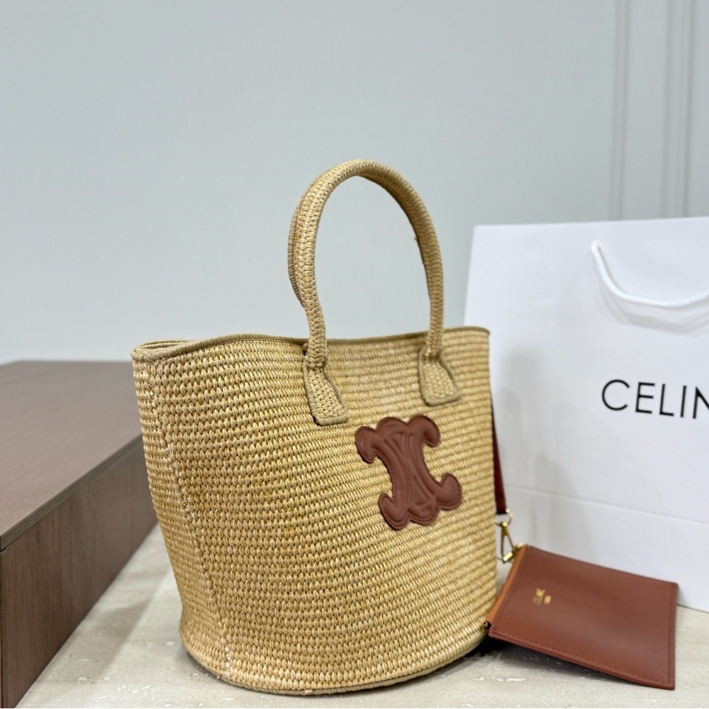 Celine 24×23cm straw bag